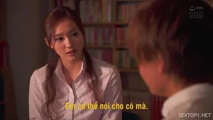 Nữ thần nhà vệ sinh sa ngã cuối cùng, nữ sinh ngực bự và một số bạn nam cùng lớp trong nhóm phòng tắm của trường quan hệ tình dục trên nhà vệ sinh và thay phiên nhau bắn vào âm hộ màu hồng