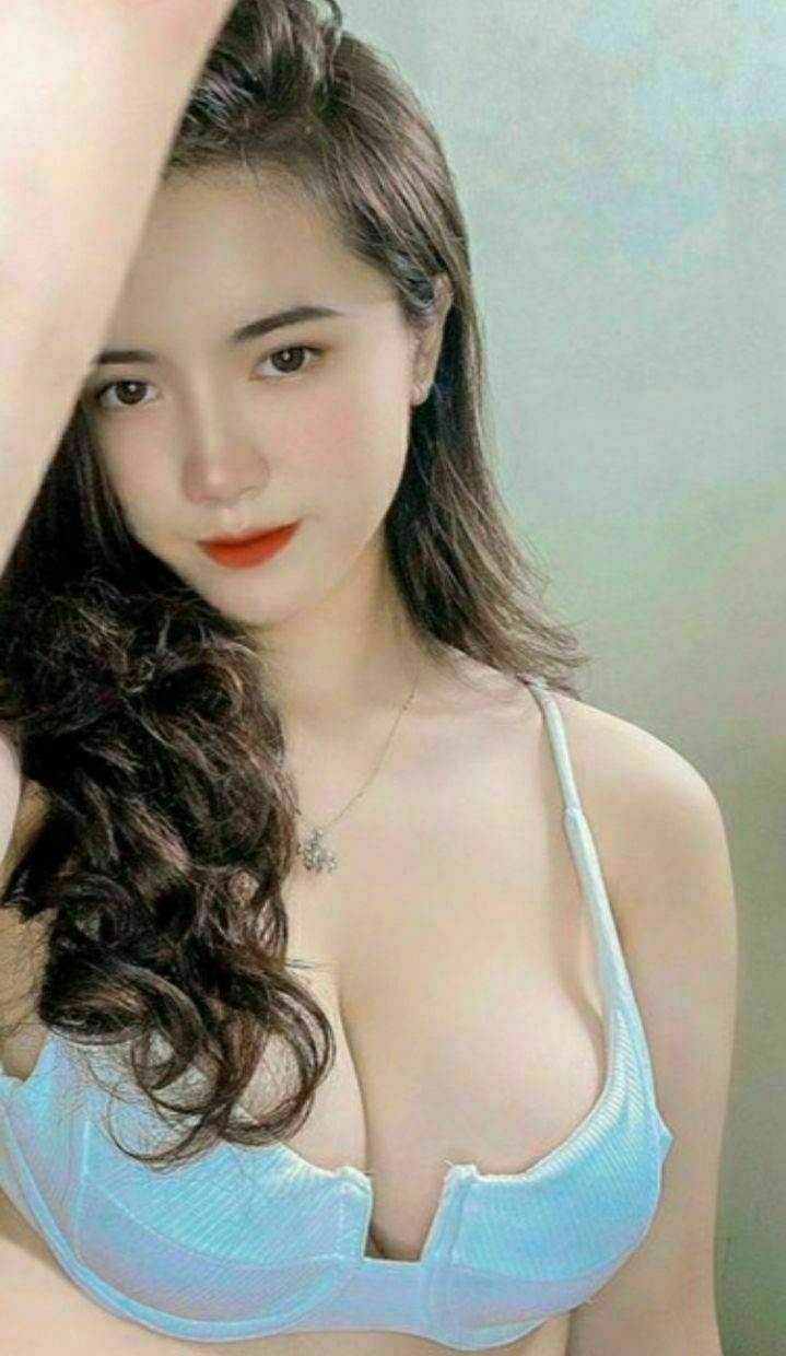 Bác sĩ nắc nữ hộ lý thực tập ngây thơ